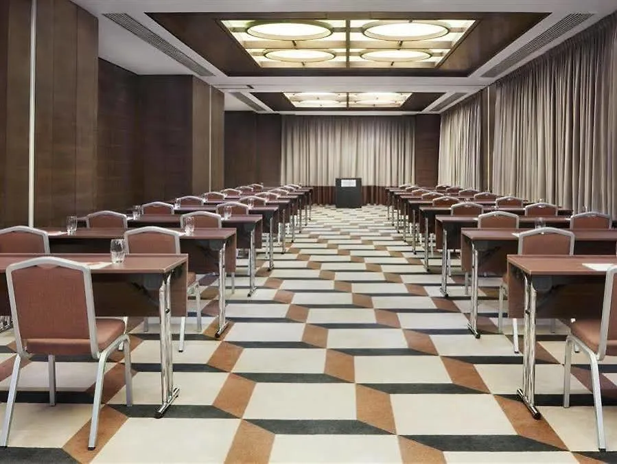 Four Points By Sheraton Le Verdun Beirut 4*,